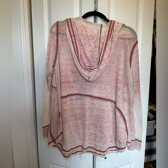 Altar’d State lightweight top - Picture 2 of 5